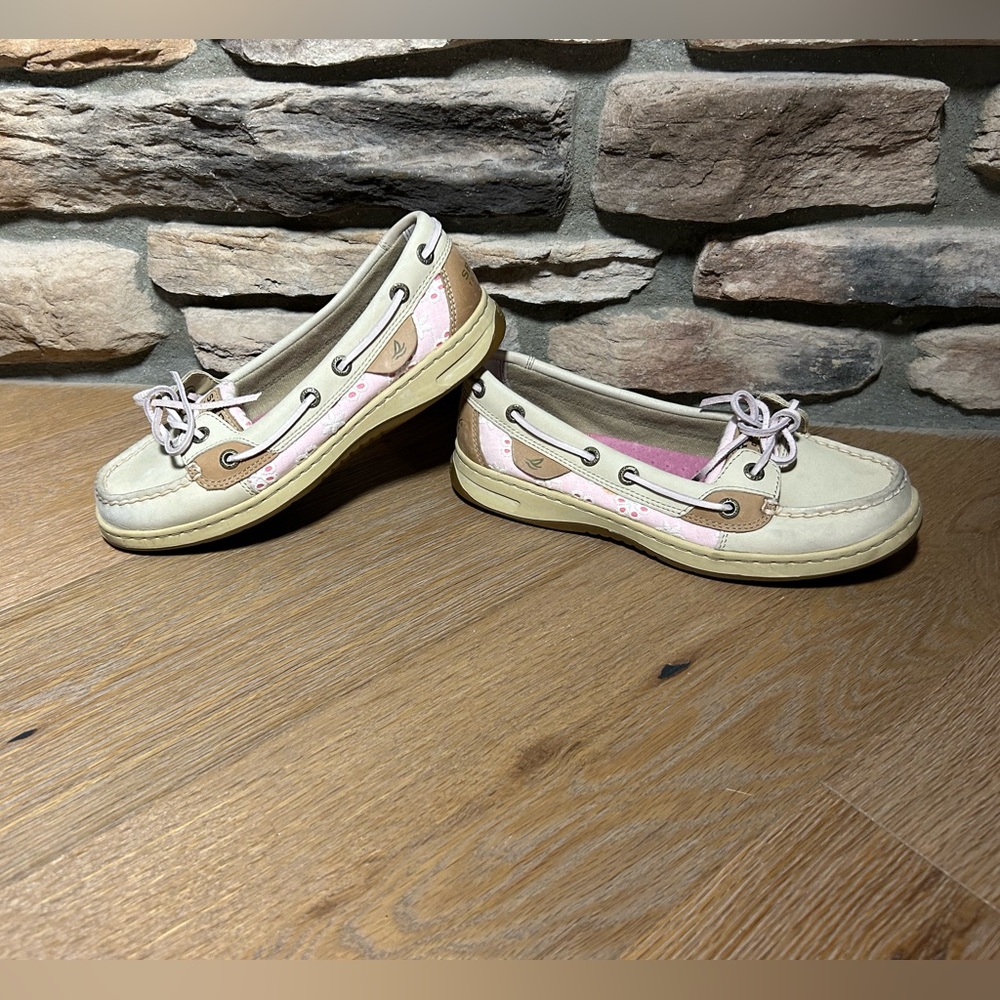 Size 5.5 Sperry shoes - Picture 1 of 8